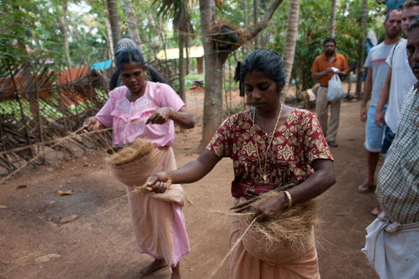 India_JanFeb_10_Cochin_7466.jpg - Spinning rope from coconut hisk fibers.