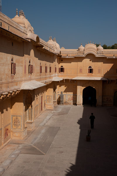 India_JanFeb_10_Jaipur_5107.jpg - Nahargarh Fort courtyard