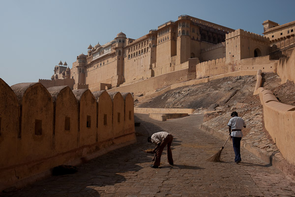 India_JanFeb_10_Jaipur_5195.jpg - Cleaning up elephant droppings at Amber Fort