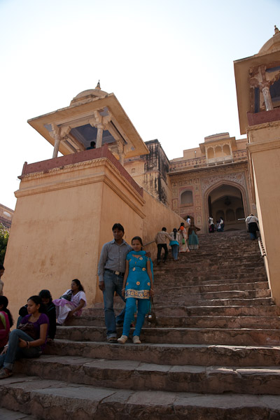 India_JanFeb_10_Jaipur_5205.jpg - Amber Fort.  Lots of people posed here.