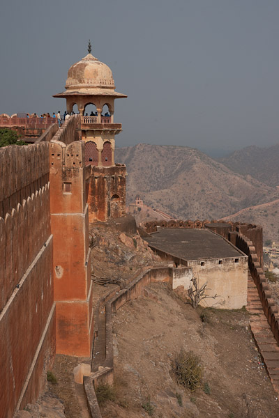 India_JanFeb_10_Jaipur_5500.jpg - Outer wall of  Jaigarh Fort