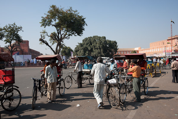 India_Jan_Feb_10_Jaipur_4886.jpg - Street near Hawa Mahal