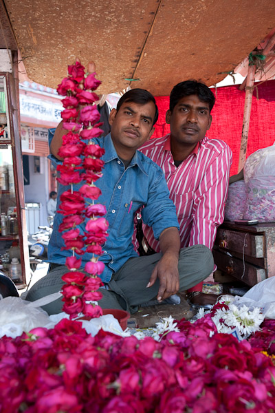India_Jan_Feb_10_Jaipur_4892.jpg - Flower sellers