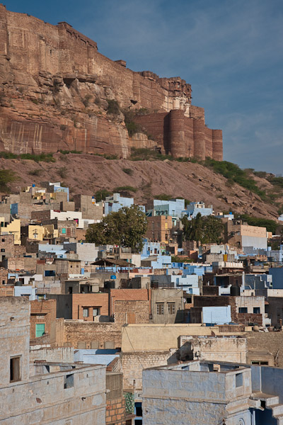 India_JanFeb_10_Jodhpur_6209.jpg - Jodhpur Meharangarh Fort from the roof of my hotel.
