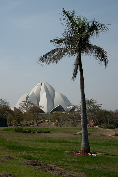 India_JanFeb_10_New_Delhi_8730.jpg - A bunch of views of the Ba'hi Lotus Temple.  I went here on my first trip and they were closed on Sunday!  They claim to be inclusive!?  This was on a Tuesday.