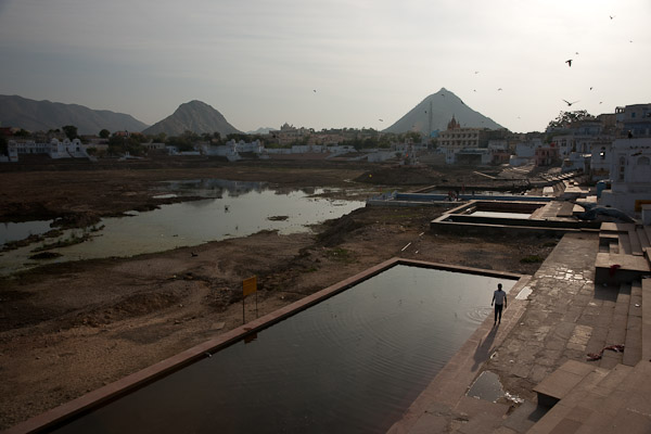 India_JanFeb_10_Pushkar_5606.jpg - Pushkar Lake