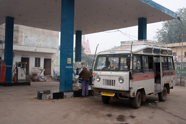 India_Jan_Feb_10_Sawai_Madhopur_4557.jpg - Gas station.  Bus is in above average condition.