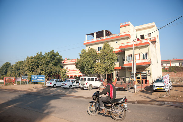 Sawai_Madhopur_4741.jpg - Where I stayed.  Tiger Safari.