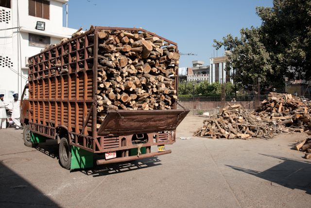 _DSC0669.jpg - Firewood delivery