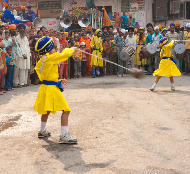 _DSC1268.jpg - Weighed ball.  This little guy almost lost control of the ball several times