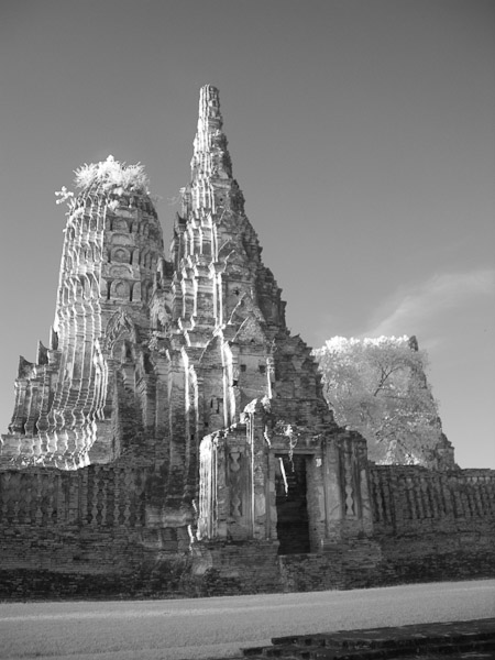 Thailand_OctNovDec_2010_Ayutthaya_Infrared_2634.jpg