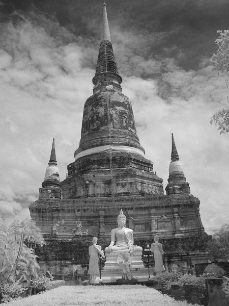 Thailand_OctNovDec_2010_Ayutthaya_Infrared_2685.jpg