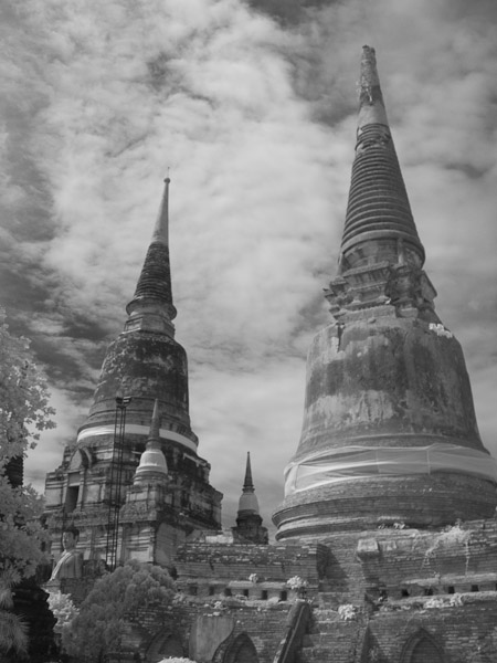 Thailand_OctNovDec_2010_Ayutthaya_Infrared_2645.jpg