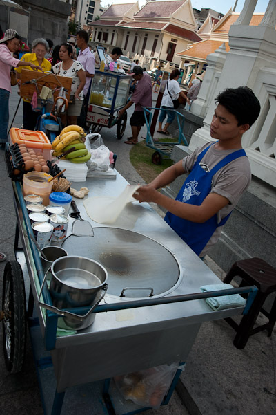 Thailand_Bangkok_OctNovDec_2010_2684.jpg - Stretching the dough.