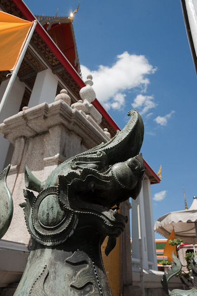 Thailand_Bangkok_OctNovDec_2010_2783.jpg - Guardian dog