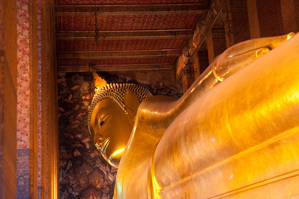 Thailand_Bangkok_OctNovDec_2010_2899.jpg - Reclining Buddha from near the foot.  About 120 feet long.