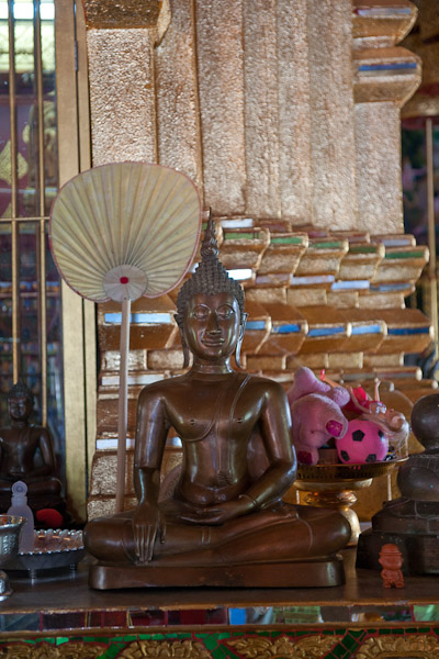 Thailand_OctNovDec_2010_Chiang_Mai_3143.jpg - Buddha of the toys.